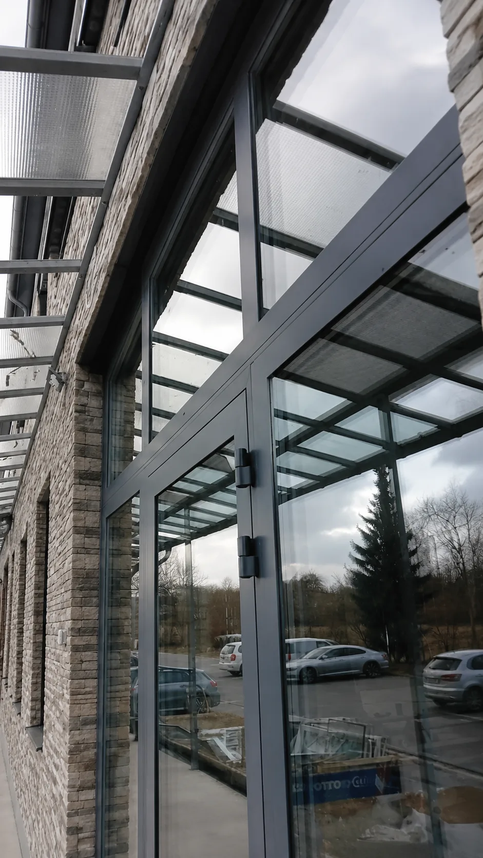 Pergola szklana w nowoczesnym stylu