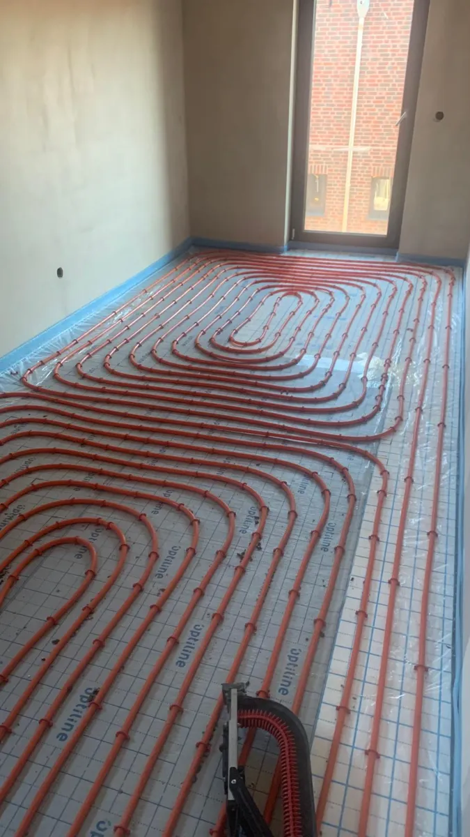 Instalacja ogrzewania podłogowego w pomieszczeniu