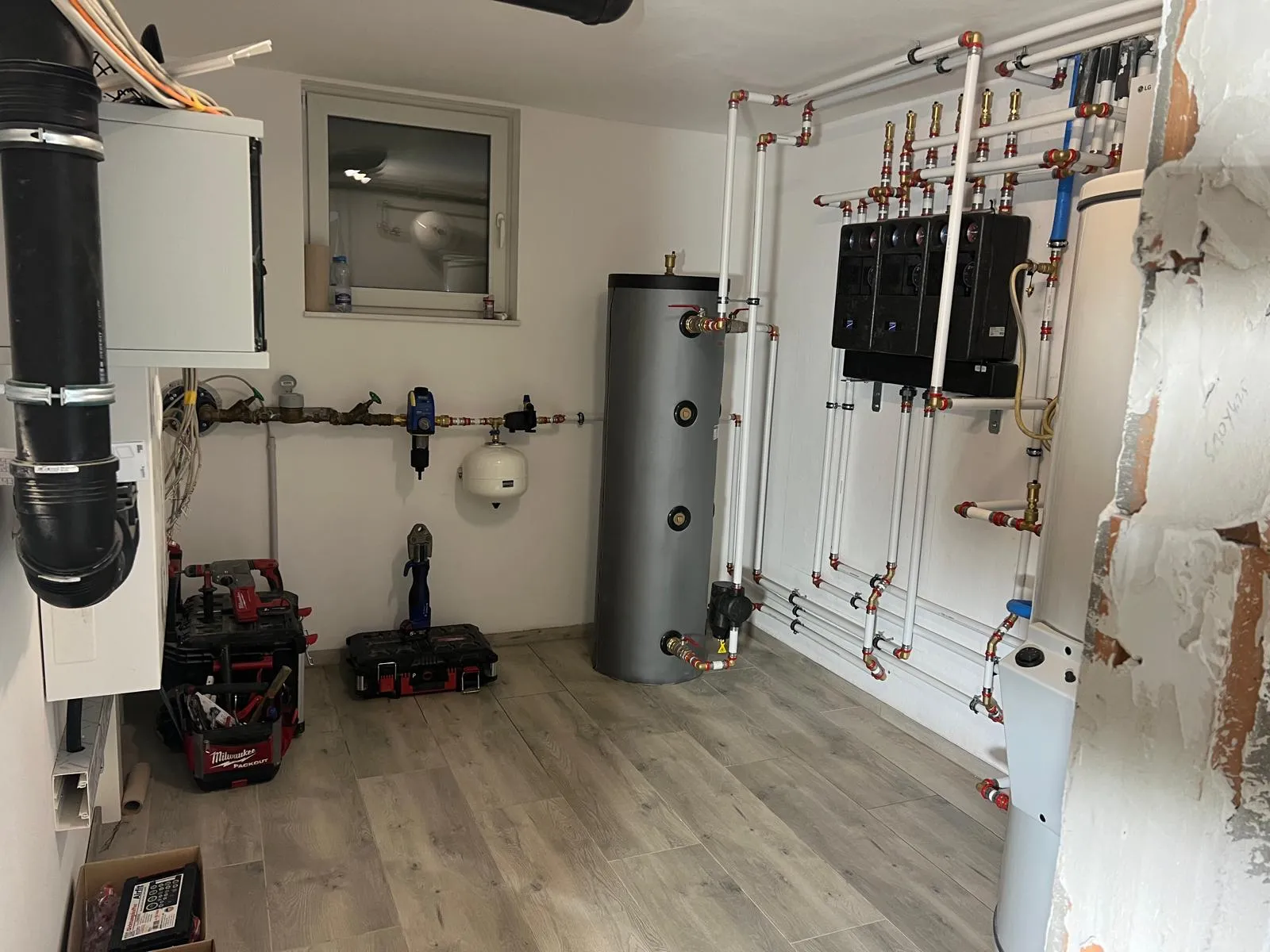 Instalacja systemu grzewczego i wodnego